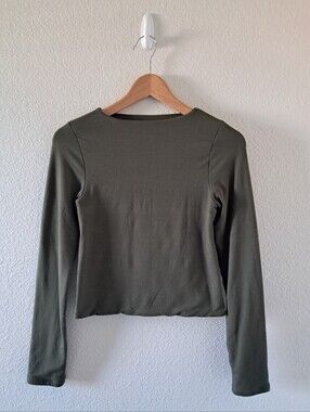 Re Ona Long Sleeve Crop Top Stretch Knit Fabric Olive Green Capsule Casual